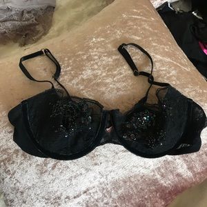 Embroidered Victoria’s Secret sequin bra nwt